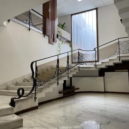 アパート Duomo Elegance And Comfort 1 Minute From The Duomo フィレンツェ